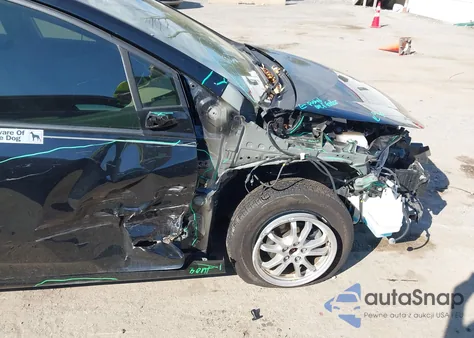 2016 Toyota Prius Three z USA, uszkodzony, nr VIN JTDKARFU2G3016018